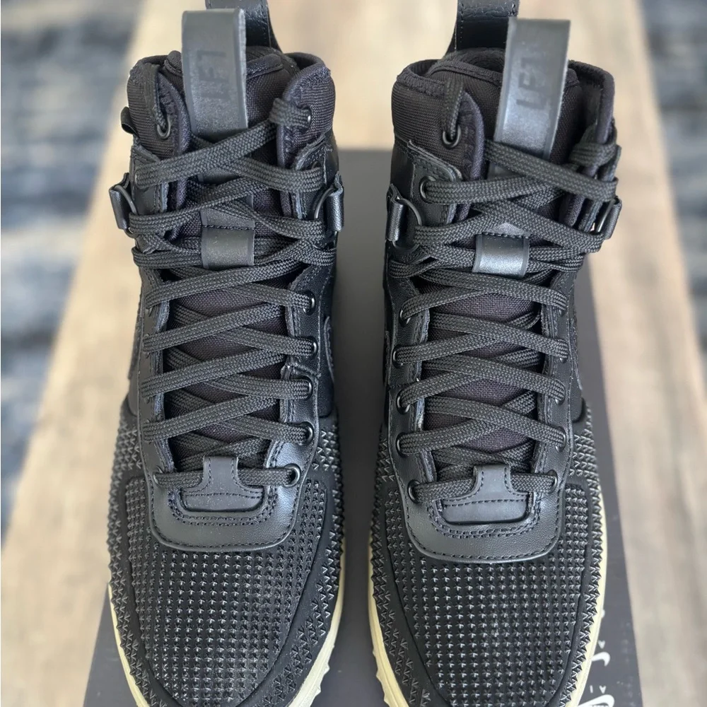 Size 9.5 - Nike Lunar Force 1 Duckboot Black Neutral Olive DZ5320-001 Men’s NEW - Picture 2 of 8